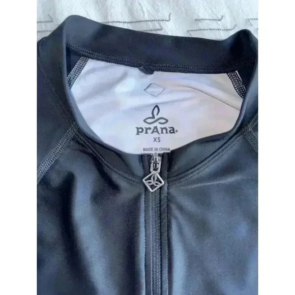 PRANA Rash Guard Surf Kayak SUP Women’s Size XS - Picture 4 of 6